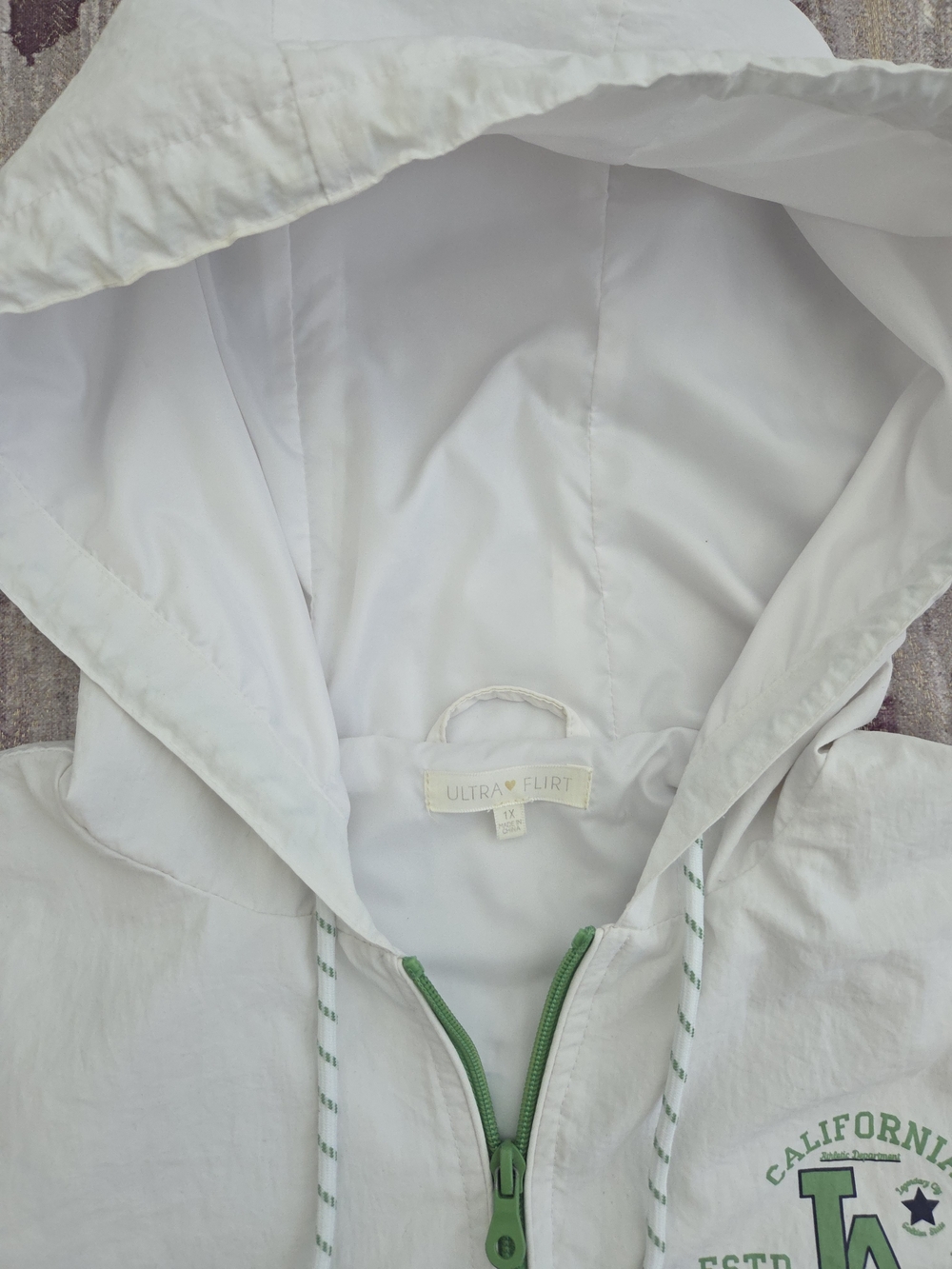Ultra Flirt White & Green Two Pc. Cargo Jogger Set- Jacket Size 1X Pants Size XL - Picture 4 of 12